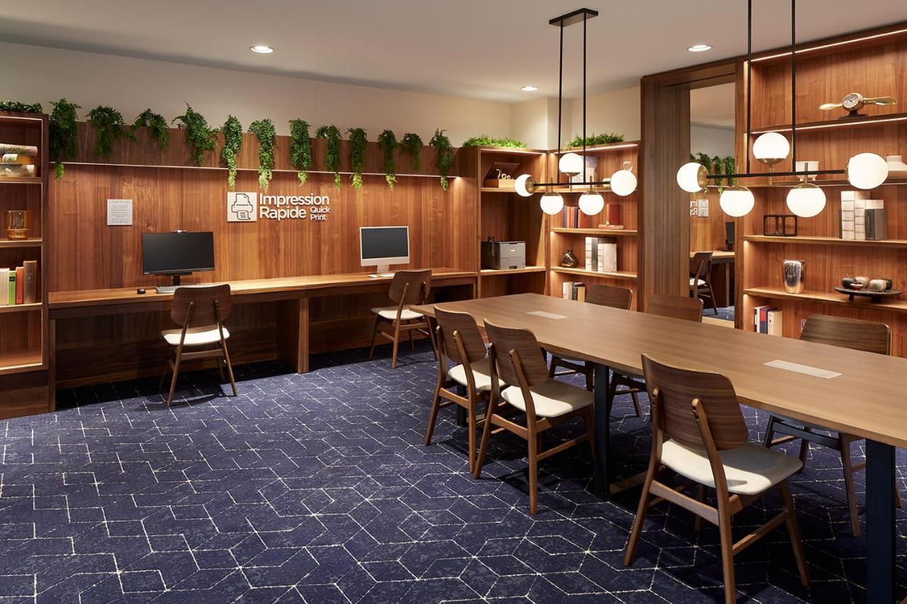 Courtyard Montreal Midtown Hotel Bagian luar foto